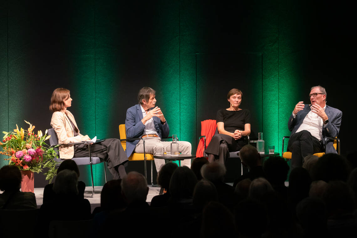 Historikerin Caroline Arni, Soziologe Ueli Mäder, Neuropsychologe Lutz Jäncke | Moderation: Lea Haller | © Schweizerisches Nationalmuseum